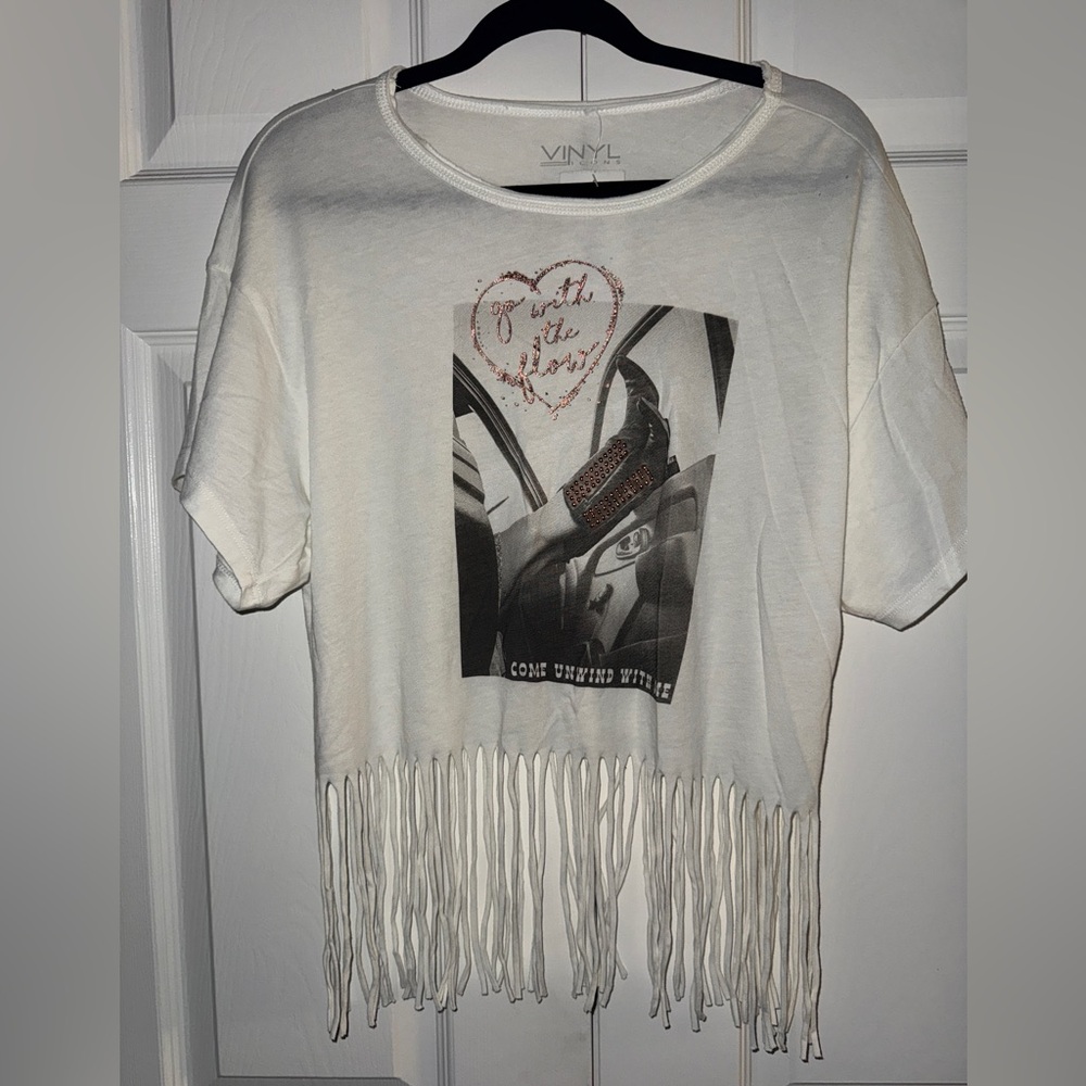 New Adult Graphic Tshirt Size Medium